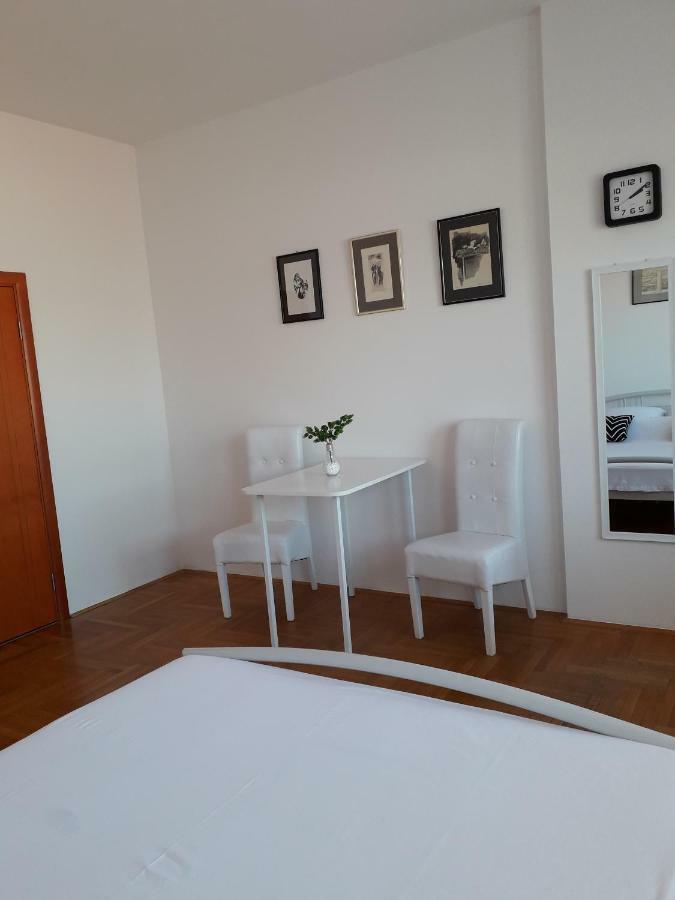Apartman Dunja Ns 2 Нови Сад Екстериор снимка