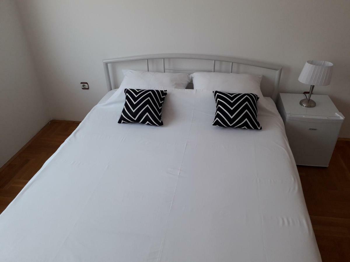 Apartman Dunja Ns 2 Нови Сад Екстериор снимка