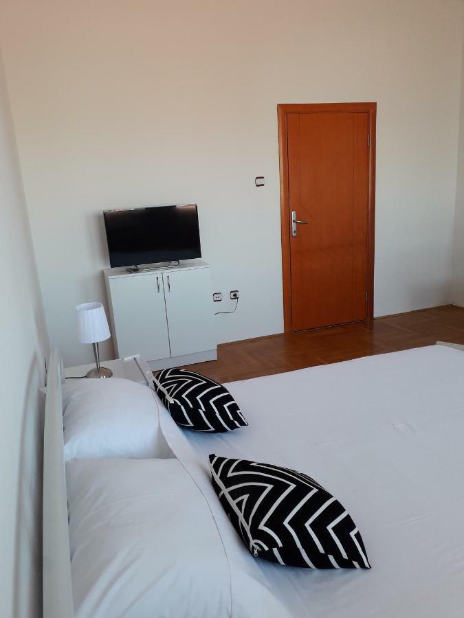 Apartman Dunja Ns 2 Нови Сад Екстериор снимка