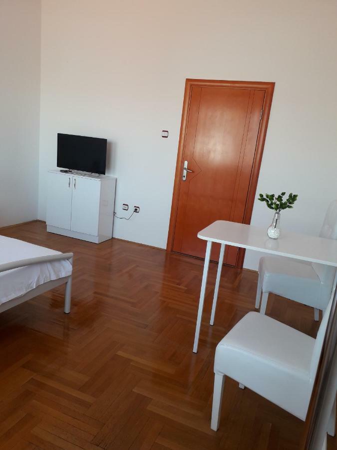 Apartman Dunja Ns 2 Apartment Нови Сад Екстериор снимка